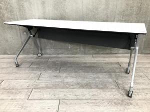 【折りたたみ収納が秀逸！奥行きゆったりサイドスタックテーブル！】■オカムラ(okamura)製　インターアクトNT　サイドスタックテーブル　幅1800mm　■幕板パネル付　■ホワイト