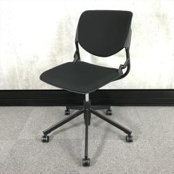 【在庫入替セール品につき限定特価！】【関東倉庫在庫品】【シンプルデザインで使いやすいチェア！】■オカムラ製　ルナ　ミーティングチェア■ブラック【弊社使用欄：A00982050】【ECBMC】