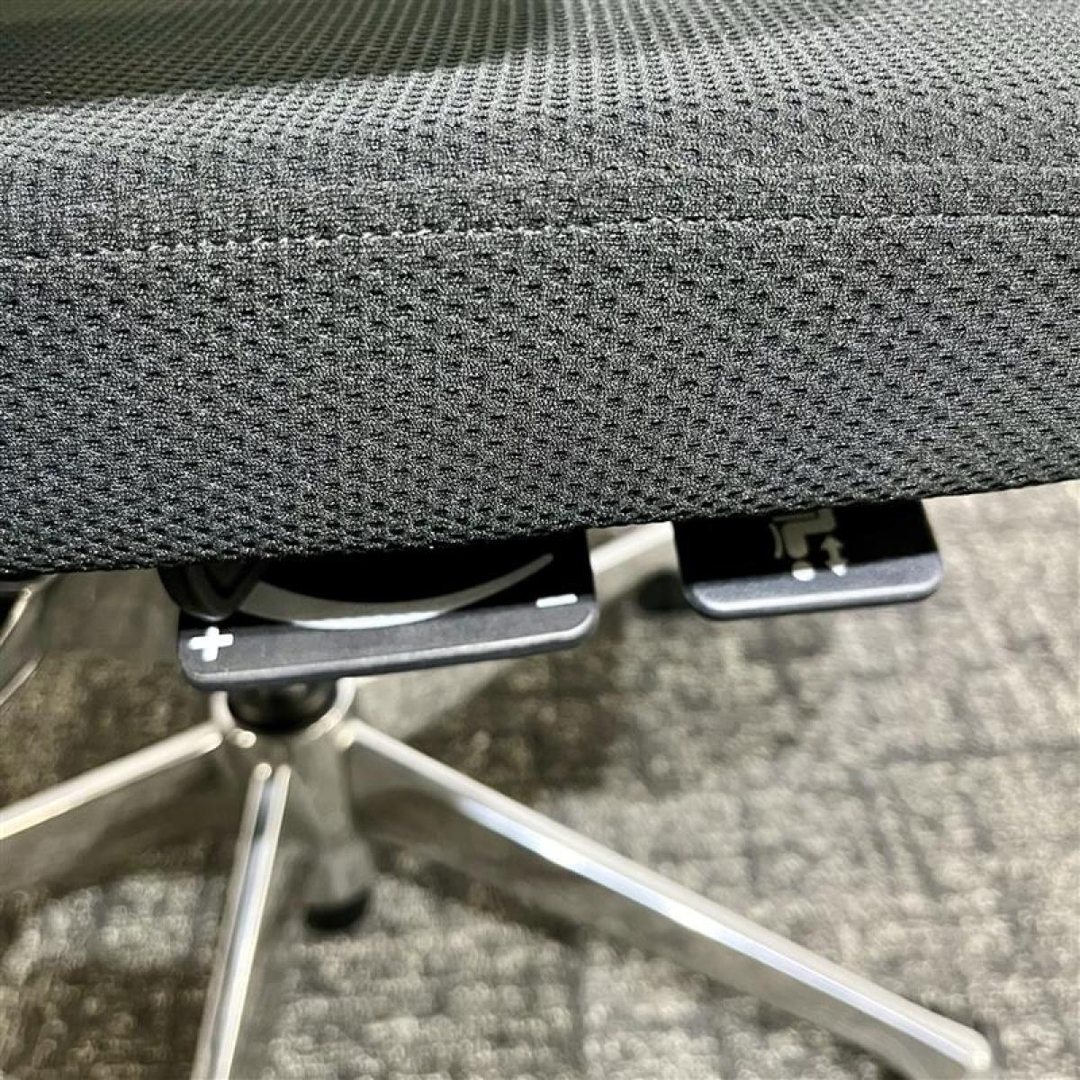 中古】コーラルメッシュ オカムラ/okamura 肘付ハイバックチェア 中古】コーラルメッシュ オカムラ/okamura 肘付ハイバックチェア