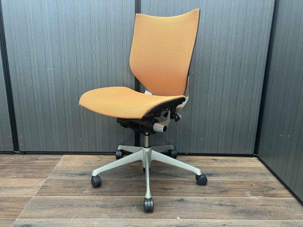【在庫入れ替えSALE】あの高級チェアが在庫入れ替えSALEで今なら格安で手に入ります！！
オカムラ　バロン　メッシュ×メッシュ　ローバック　肘無し　オレンジ
                        バロンメッシュチェア
                                    中古
            