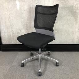 【関東倉庫在庫品】【快適な座り込みを実現できる！】■オカムラ製　フィーゴメッシュ　肘無ミドルバッグチェア　■ブラック【弊社使用欄：A00963926】【ECBMC】【在庫入替セール品につき限定特価！】