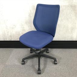 【コンパクトなサイズ感！腰への負担を減らすS字形状！】■オカムラ(okamura)製　CG-Mチェア　肘無し　ローバックチェア　■背面メッシュ　■ミディアムブルー