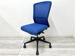 【定価約6万円】【洗練されたデザインで大人気！ワンランク上の座り心地】■ウチダ (UCHIDA)　エルフィ (ELFIE)　 ミドルバック■背面メッシュ　■マリンブルー×ブラックフレーム