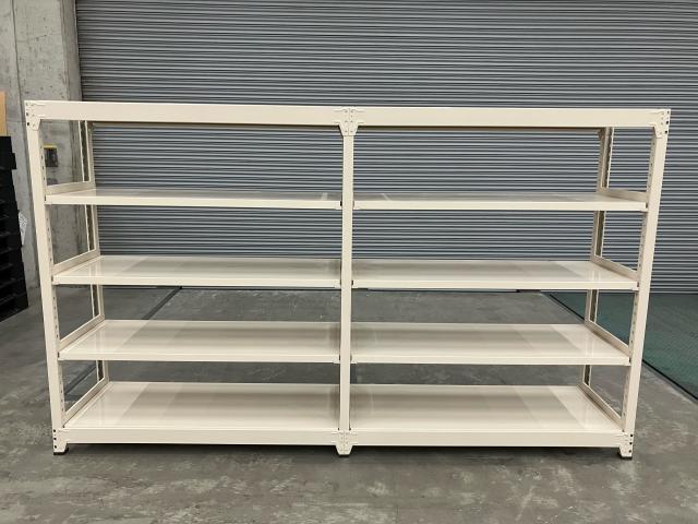 中量ラックの2連(単体+連結)中古ラックが大量50set初入荷しました！！④　扶桑金属工業製　天地5段　耐荷重：段/300kg　注)検索し易いようにW1500としておりますが、実寸は2台分の長さのW3050mmになります。　注2)呼称H1800　実寸H1805　ボルトレスなので組立も簡単！ ！ 　同シリーズのサイズ違い(W1200タイプとD450タイプ)も入荷しております。 
※マテハン本舗の中古商品は、千葉県柏市に在庫がございます。