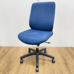 【関西倉庫在庫】【ロット入荷】イトーキ製　トルテシリーズ　ネイビーブルー　肘無しハイバックチェア！！