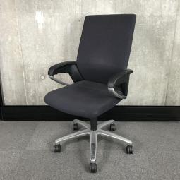 【関東倉庫在庫品】【デザインがスッキリとした高級チェア！】■コクヨ製　フィロソフィー　肘付ハイバックチェア　■ブラック【弊社使用欄：A00957100】【ECBMC】【在庫入替セール品につき限定特価！】