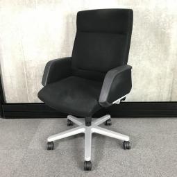 【関東倉庫在庫品】【ずっしりとした高級チェア！】■コクヨ製　マネージメントチェア 320　肘付ハイバックチェア　■ブラック【弊社使用欄：A00966034】【ECBMC】【在庫入替セール品につき限定特価！】