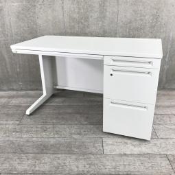 【在庫入替セール】片袖机　オカムラ　アドバンス　W1200×D600のレアサイズ　ホワイト　シリンダー錠　鍵付き