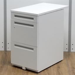 【※鍵無しのため、出荷まで日数をいただきます】◆ウチダ/スカエナ　高さ70㎝　鍵閉まり　脇机　博多　天神　中古　オフィスバスターズ