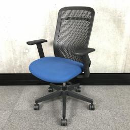 【関東倉庫在庫品】【体重を感知し快適な座り心地を実現！】■プラス製　トライチェア　肘付ローバックチェア　■ブルー【弊社使用欄：A00973303】【ECBMC】【在庫入替セール品につき限定特価！】