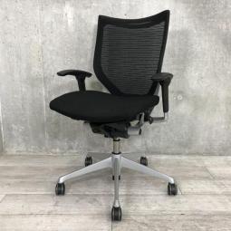 【定価約16万円】【長時間の着座でも疲れにくいサポート感！】■オカムラ（okamura）製　バロンチェア（Baron）　肘付き　ローバック　■ブラック　■可動肘　■メッシュ背面　【ベストなポジションが得られる先進設計！】【弊社使用欄：A01001755  K】