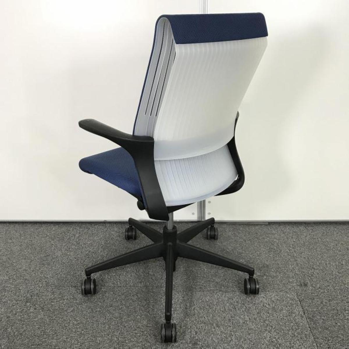 中古】M4 樹脂 コクヨ/KOKUYO 肘付ハイバックチェア 516349