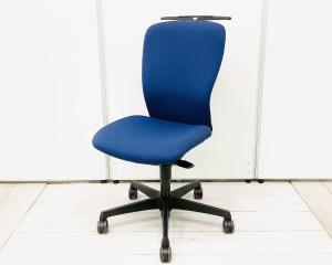 【人間工学に基づいた快適シーティング！】■オカムラ（okamura）製　■スラート(sulato)チェア　■ハイバック　　■ミディアムブルー　【機能充実のワーキングチェア！】
