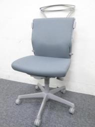 【在庫入替セール商品】【限定6脚！】【ロット商品】■ オカムラ　エスクードシリーズ　グレーカラー　ハンガー付き　機能充実の定番オフィスチェア！　買い増し　増員　入れ替え　起業　事務所開設　引っ越し　移転　オフィスバスターズ　心斎橋店