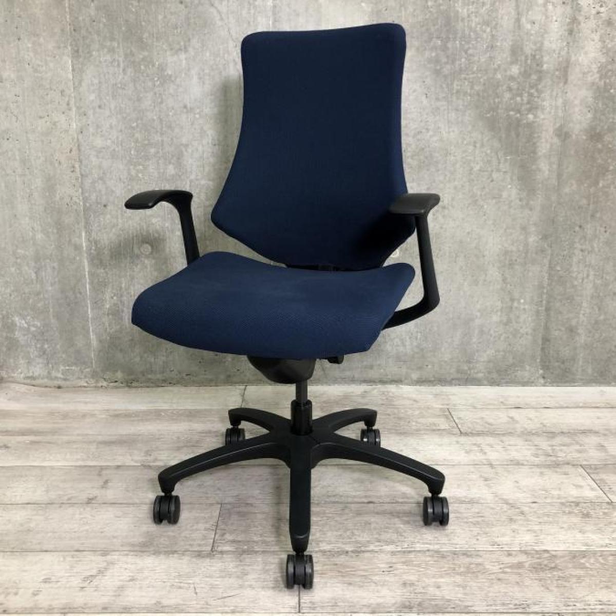 中古】エフクロス イトーキ/ITOKI 肘付ハイバックチェア 516743 中古】エフクロス イトーキ/ITOKI 肘付ハイバックチェア 516743