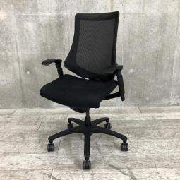 【博】【肘付メッシュチェアでコスパ◎】◆イトーキ製　エフ　肘付（旧タイプ）　ブラック　背面メッシュ　リクライニング　博多　天神　中古　九州最大級　オフィスバスターズ　熊本のオフィス用品一式ご手配可能！