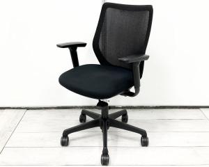 【やわらかな座り心地を実現するメッシュチェア！腰への負担を減らすS字形状！】/オススメ(おすすめ) /人気商品【弊社使用欄：A01012087】■オカムラ（okamura）　CG-Mチェア　ローバック　肘付き　可動肘　背面メッシュ　ブラック
