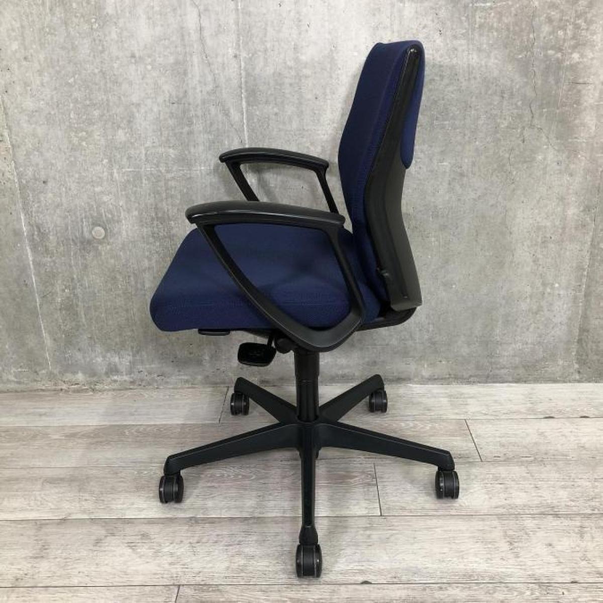 中古】エスクード C443ZR-FFW4 オカムラ/okamura 肘付ローバック 中古】エスクード C443ZR-FFW4 オカムラ/okamura 肘付ローバック