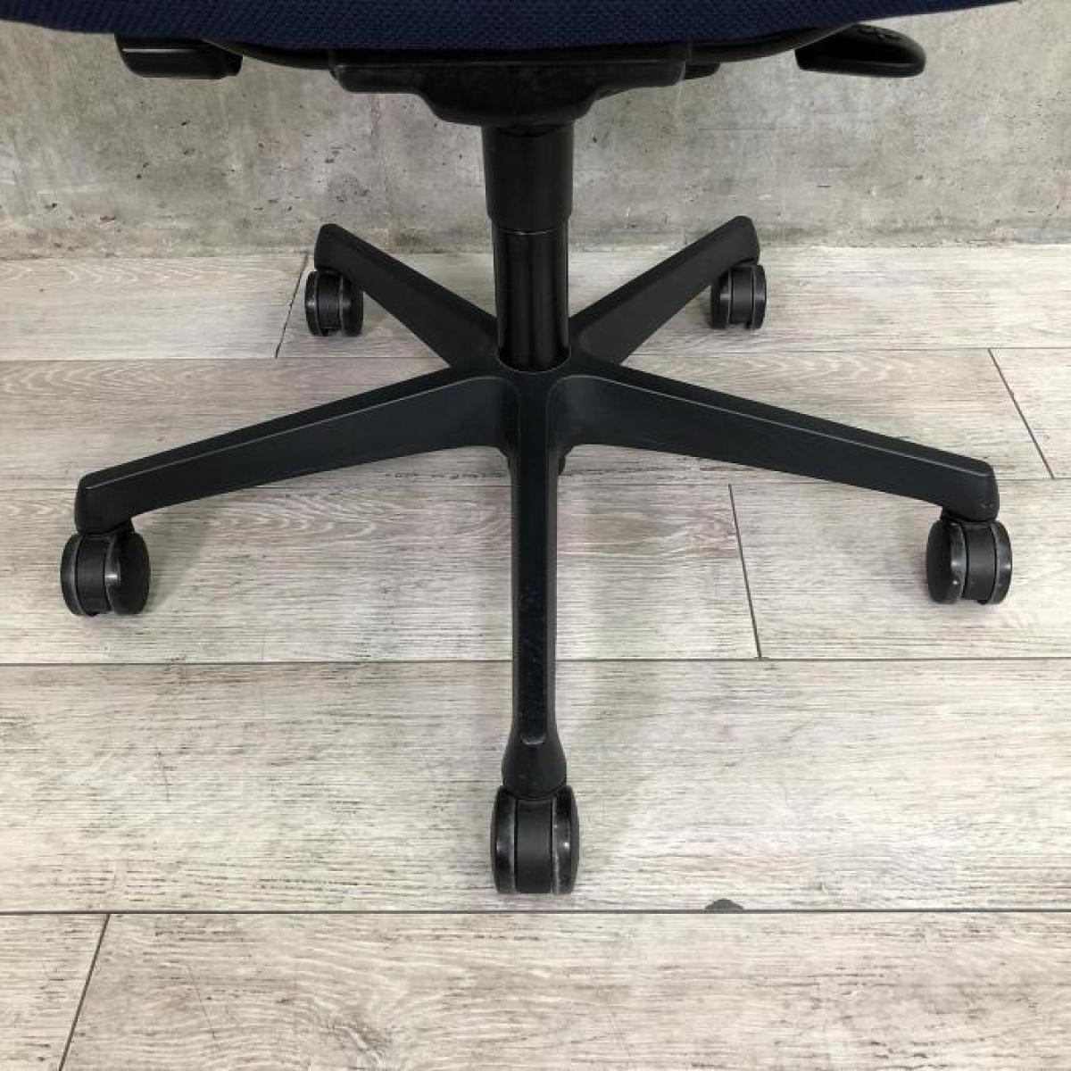 中古】エスクード C443ZR-FFW4 オカムラ/okamura 肘付ローバック 中古】エスクード C443ZR-FFW4 オカムラ/okamura 肘付ローバック
