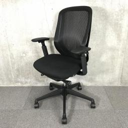 【三次元曲面が快適にフィット！背のカーブを変えられる新感覚のオフィスシーティング】■オカムラ(okamura)製　シルフィ（Sylphy）　肘付き　ハイバック　背面メッシュ　■可動肘　■ブラック