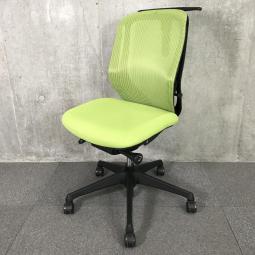 【大人気前傾チェア！背のカーブを変えられる新感覚のオフィスシーティング！】■オカムラ（okamura）製　シルフィー　ローバック肘無し　■背面メッシュ　■ライムグリーン×ブラックシェル　■ハンガー付