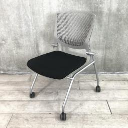 【関東倉庫在庫品】【会議や研修にオススメのチェア！】■オカムラ製　グラータ　ネスティングチェア　■グレー【弊社使用欄：A00975005】【ECBMC】【在庫入替セール品につき限定特価！】