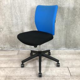 【関東倉庫在庫品】【ローコストのオススメチェア！】■ウチダ製　エポ　肘無ローバックチェア　■.ブルー【弊社使用欄：A00977418】【ECBMC】【在庫入替セール品につき限定特価！】