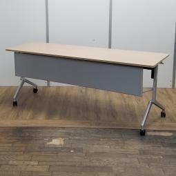 コクヨ製　リーフラインシリーズ　ナチュラル　W1800/D600/H720サイズ　棚板/幕板付き　サイドスタックテーブル！！