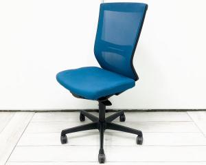 【法人のお客様に大人気のシリーズがロット入荷！】■オカムラ(okamura)　■エスクードメッシュ(ESCUDOmesh)　■ターコイズブルー　■肘無し　■ランバーサポート付き