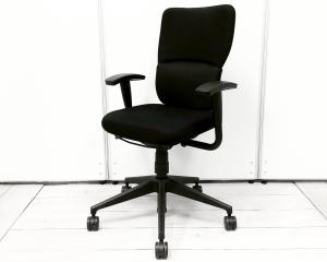 ワークチェア アームレスト付き　可動肘 ブラックボディ オススメ(おすすめ) 大人気 ・ Steelcase／スチールケース・Let's B／レッツビー ※横浜本店撮影画像※