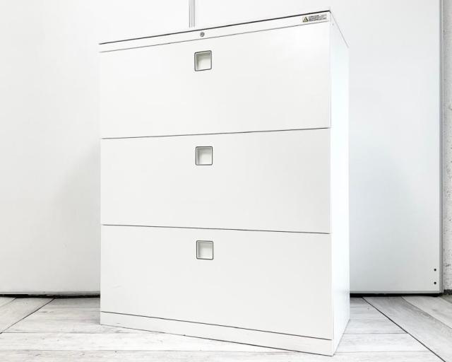 オカムラオフィスホワイトキャビネット ラテラル3段 幅約120cm 鍵付き