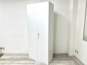 【定価約11万円】【収納力抜群！書類の整理におすすめなハイキャビット！】■コクヨ/エディア　■両開きハイキャビネット　■シリンダー錠
