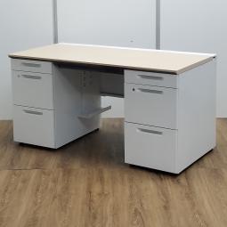 コクヨ製　iSシリーズ　ナチュラル天板　W1400サイズ　天板中央下にPC置きあり　上長席におすすめ！　収納量抜群の両袖机！　ワークスペース広々！　W1400サイズのナチュラル天板デスク　W1400両袖机！！