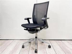 【在庫入替セール品！】【国産メーカー導入してみませんか？】オシャレかつ機能性抜群なブラックメッシュチェア！　■イトーキ（ITOKI）　ヴェント　ブラック　ハイバック　肘付き（可動肘）プレーンメッシュ