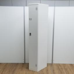 豊国工業製　ULKシリーズ　ホワイトグレー　W300サイズ　省スペースに収まるスリムタイプの縦型ロッカーが入荷しました！　掃除用具入れにもおすすめ！　1人用更衣ロッカー！！
