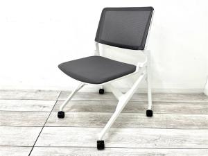 【定価約7万円】【折り畳み収納可能なネスティングチェア！】■オカムラ/マルカ　■ネスティングチェア　■グレー