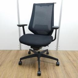 【訳あり品：支柱が床に擦れます】コクヨ製　デュオラシリーズ　ブラック　背面メッシュ　固定肘　ランバーサポート・コートハンガー付　様々な体系や姿勢にも柔軟にフィット！座り心地抜群のチェア入荷！　肘付きハイバックチェア！！※保障対象外品になります。