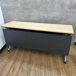 【南】オカムラのサイドスタックテーブル【エレガスタシリーズ】が入荷しました！ 中古　格安　会議用　ミーティングチェア　福岡　博多　天神　佐賀　長崎　大分　熊本　宮崎　鹿児島　沖縄