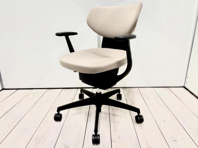 中古4脚セット】クラスヴィッグ Nett Armless チェア ホワイト