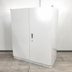 【オフィスの定番！大きく開いて見やすい両開き書庫！】■イトーキ（ITOKI）製　シンラインシリーズ (THIN LINE)　両開き書庫　ローキャビネット　■ホワイト　■シリンダー錠