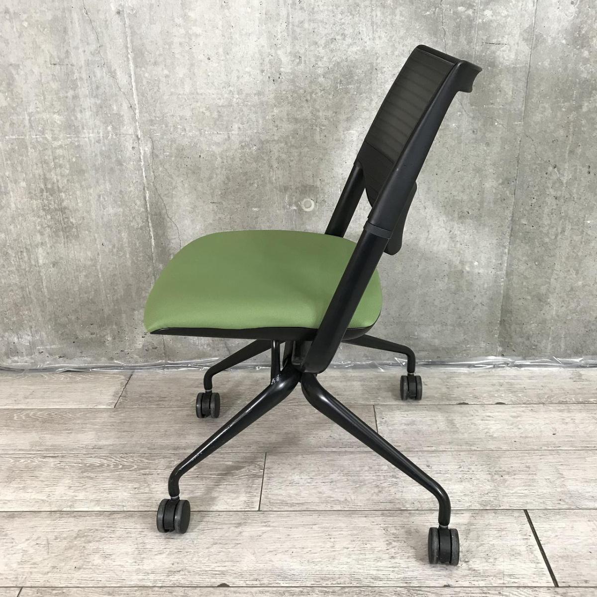 中古】レクシブ イトーキ/ITOKI スタッキングチェア 518806