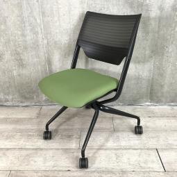 【関東倉庫在庫品】【肉厚クッションで座り心地抜群！】■イトーキ製　レクシブ　スタッキングチェア　■グリーン【弊社使用欄：A00980766】【ECBMC】【在庫入替セール品につき限定特価！】
