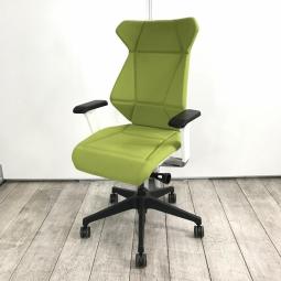 【姿勢を三次元で支える新感覚チェア！】/オススメ(おすすめ) /人気商品【弊社使用欄：A01012794】■イトーキ（ITOKI）製　フリップフラップ（flipflap）チェア　ハイバック　肘付き　可動肘　モスグリーン