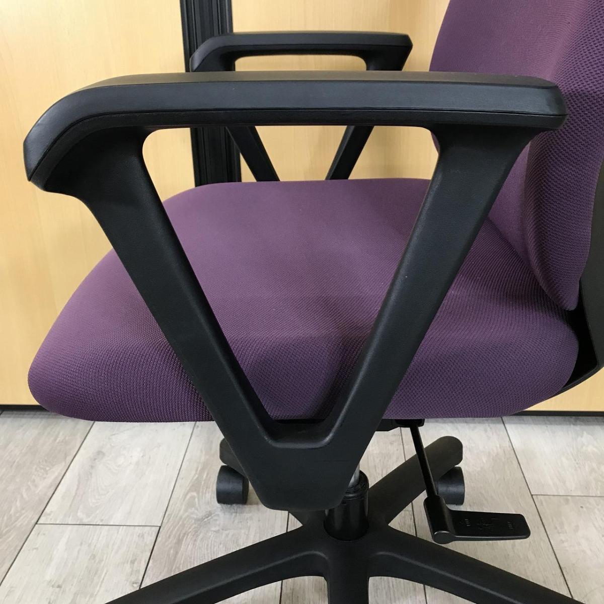 中古】トルテR KZ-240GB-T1X7 イトーキ/ITOKI 肘付ローバック