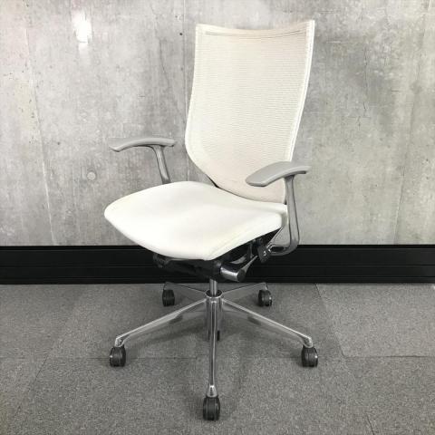 【大人気シリーズ入荷！人間工学に基づいた快適設計で身体にやさしくフィット！ベストなポジションが得られる先進設計！】■オカムラ（okamura）製　バロンチェア　肘付ハイバック　■固定肘　■背面メッシュ　■ベージュ【弊社使用欄：A01007280】【SN】