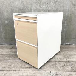 【定価約8万円】【超レアな表面木目柄のおしゃれなワゴンが入荷！】■オカムラ（okamura）プロステージシリーズ　３段ワゴン　■色：本体/ホワイト　正面/木目ナチュラル　■シリンダー錠