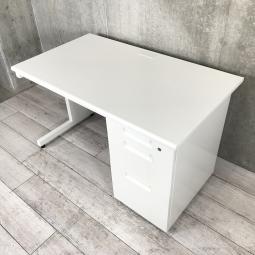 【定番サイズの幅1200㎜！オーソドックスな片袖デスク！】■プラス（PLUS）製　フラットライン　片袖机　幅1200mm　■配線カバー欠品　■ホワイト　シリンダー錠【2503】弊社使用欄【A01005540】