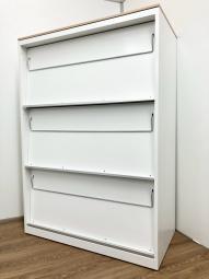 【珍しい雑誌架入荷しました！】カタログの展示・収納にいかがでしょうか！
