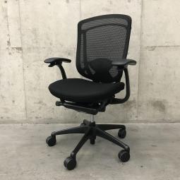 【最上位機種にふさわしい上質な座り心地！ハイグレードメッシュチェア！】■オカムラ（okamura）製　コンテッサセコンダ（Contessa seconda）　肘付ハイバック　■ブラック　■固定肘　■背面メッシュ　ランバー付【弊社使用欄：A00982455】