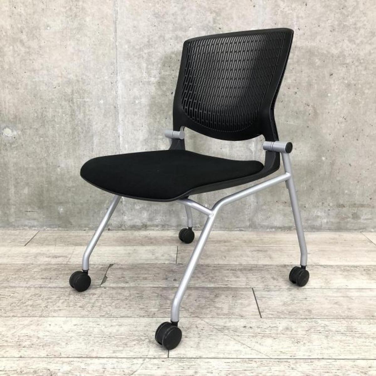 【しなやかにワーカーを受け止める洗練されたデザイン！使わない時は重ねて収納可能！】■オカムラ（okamura）製　グラータ (Grata)　肘無し　ミーティングチェア　ネスティングチェア　■背面 樹脂メッシュ/背パッドなし　■座面：ブラック　■キャスター付
                        グラータチェア
                                    中古
            